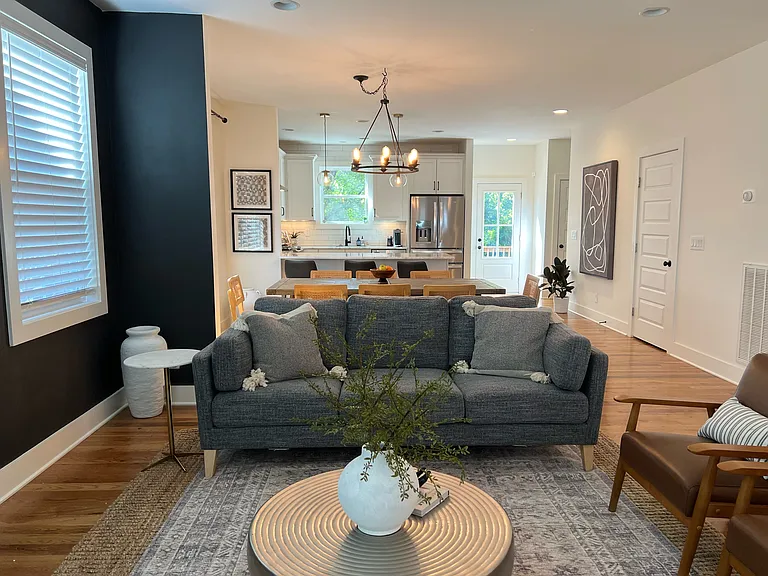 3509A Sanford Ave — Photo 3