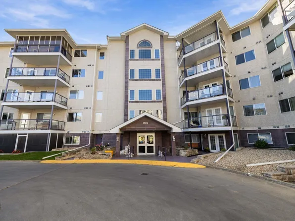 237 Youville Dr E #401, Edmonton, AB T6L 7E7
