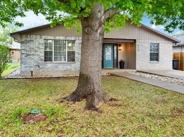 512 S Mesquite St, Fredericksburg, TX 78624