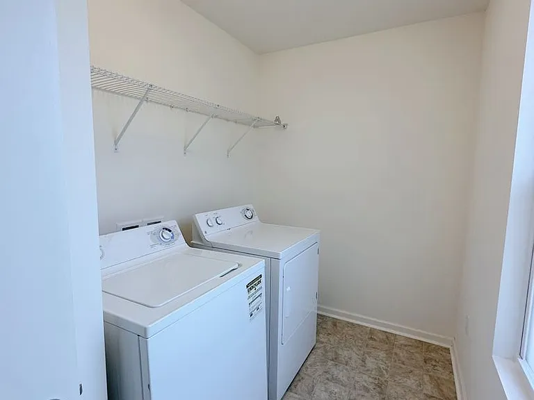 1060 Gibson Rd — Photo 13