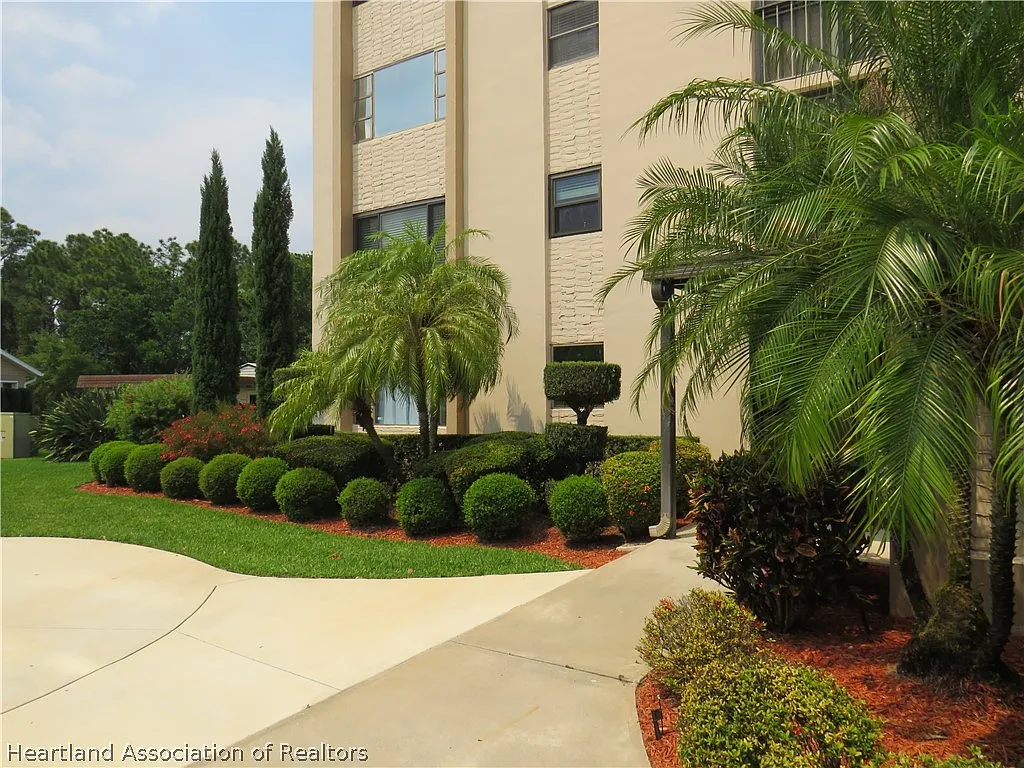 2 bed, 2.0 bath, 918 sqft, $1,450 — Photo 3