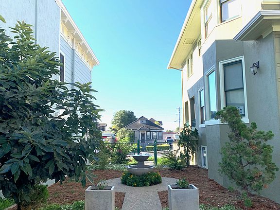 4th image of 832 Georgia St #B