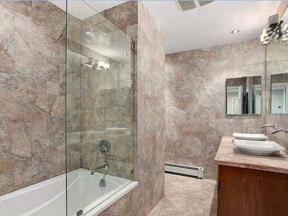 5th image of 1528 Dwight Pl