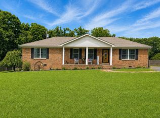 647 Chitwood Dr, Lafayette, TN 37083