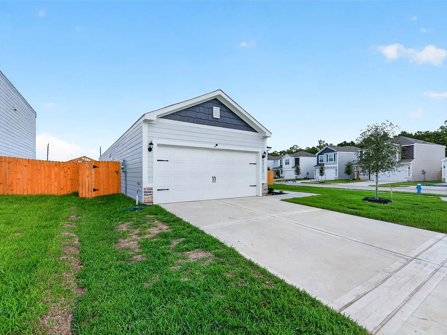 4 bed, 2.0 bath, 1506 sqft, $2,500 — Photo 2