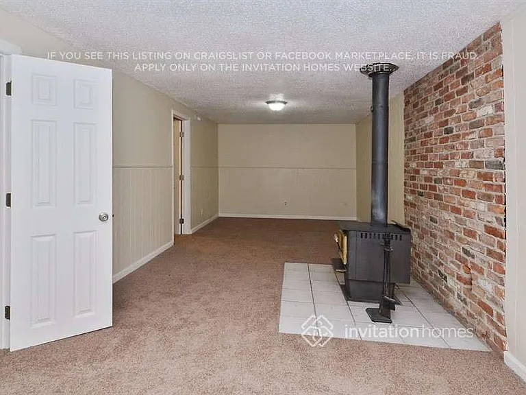 1351 Oswego St — Photo 18