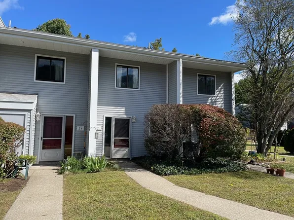 555 Russell Rd APT D25, Westfield, MA 01085