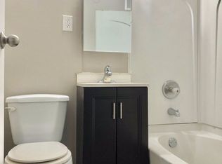 96 Nonotuck Ave #1R, Chicopee, MA 01013