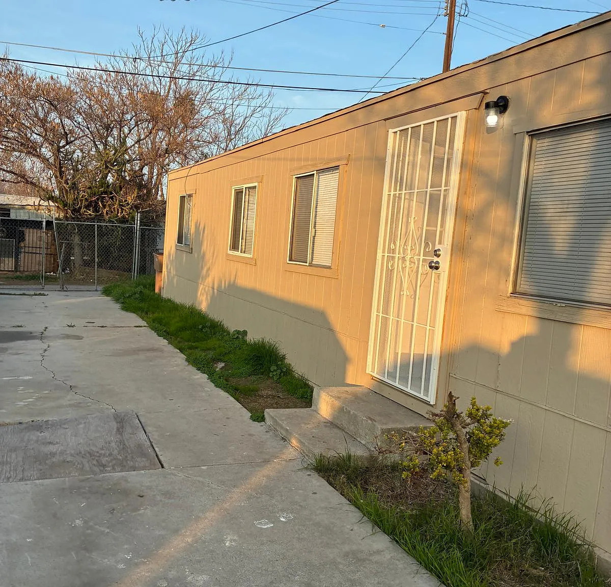 3 bed, 920 sqft, $1,475 — Photo 1