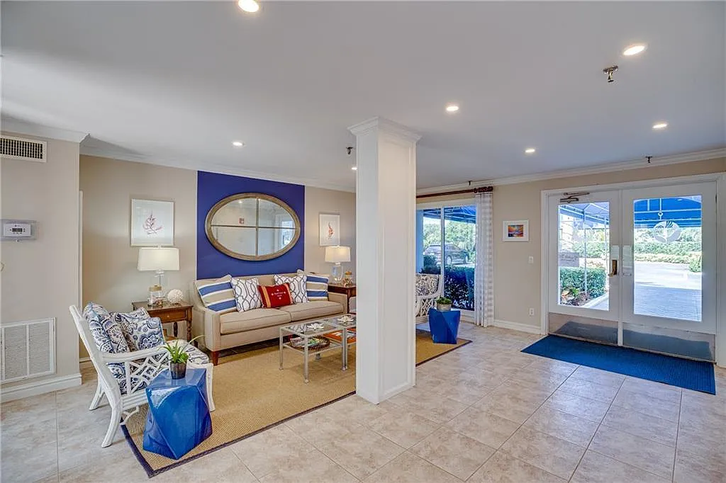 1700 Ocean Dr — Photo 4