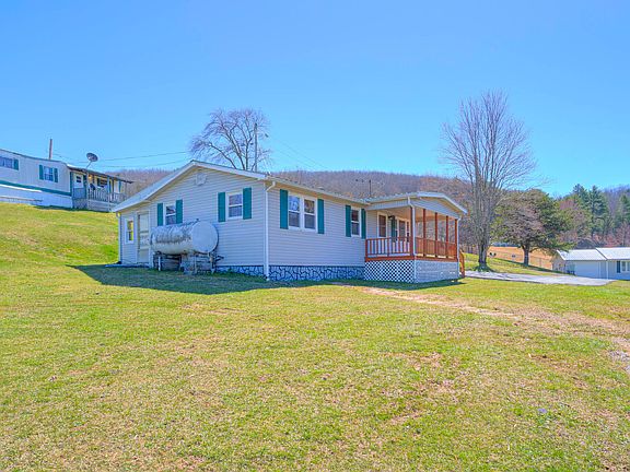 4th image of 120 Oak Ln