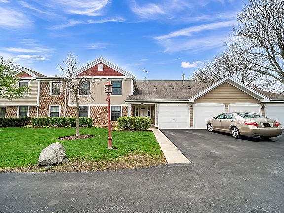 2nd image of 218 Oak Knoll Ct Unit D1