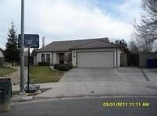 985 Harvard Ct, Madera, CA 93637