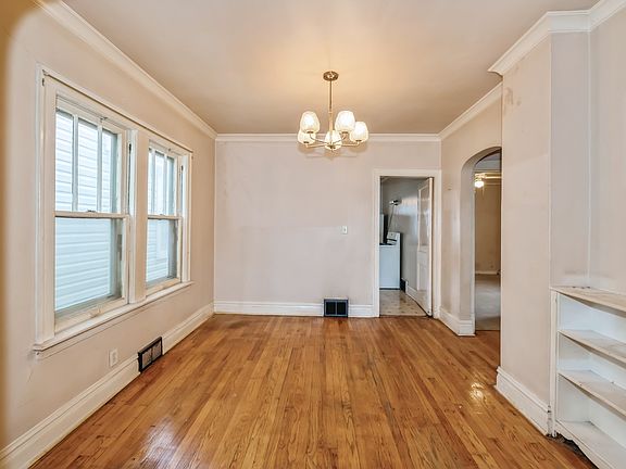 4th image of 3450 N Odell Ave