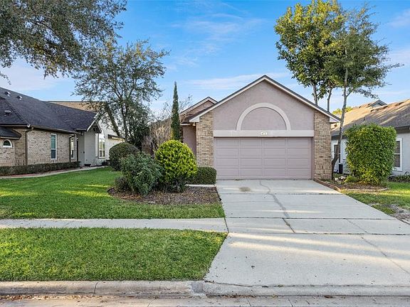 2nd image of 472 Arrowmount Pl