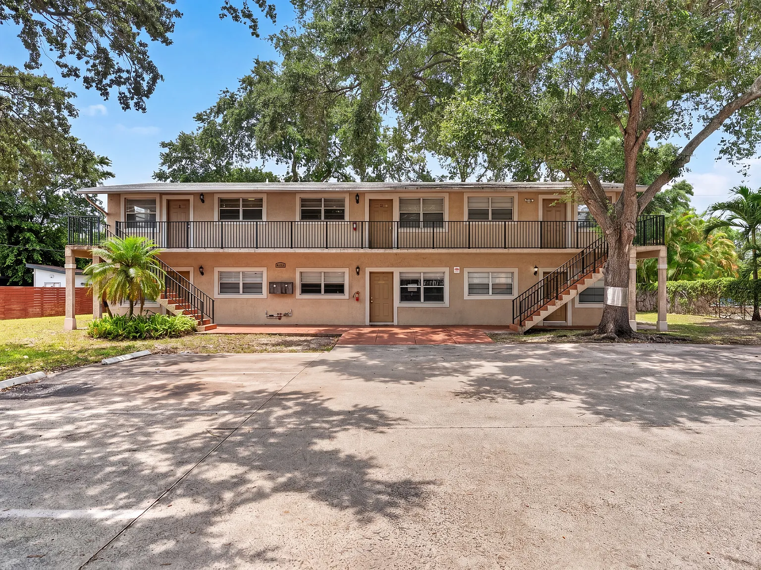 2 bed, 850 sqft, $1,850 — Photo 2