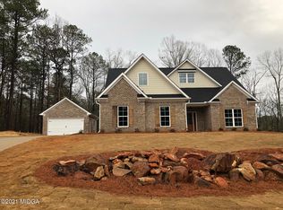 85 Adams Dr, Forsyth, GA 31029