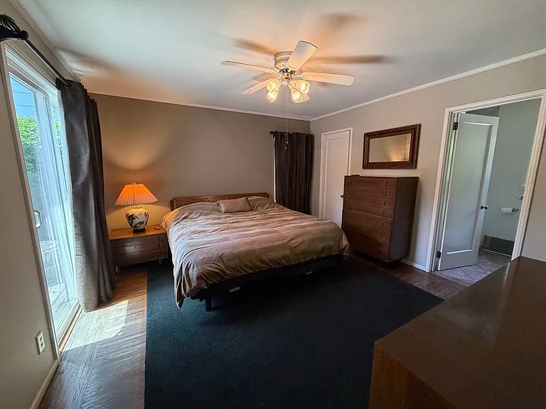 557 Emerald Ave — Photo 6