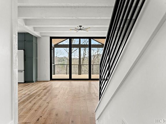 3rd image of 76 Mountain Moorings Dr