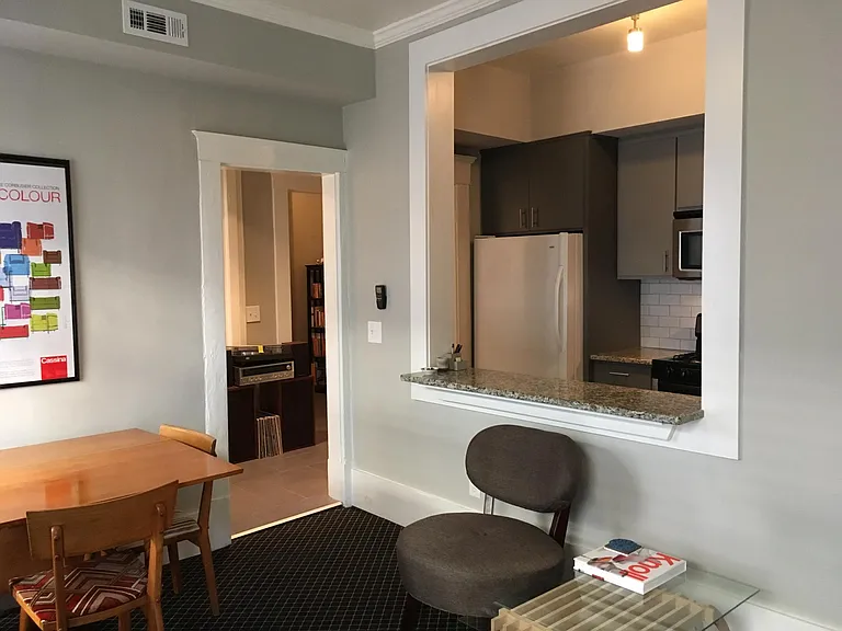 332 4th St NE #3 — Photo 3