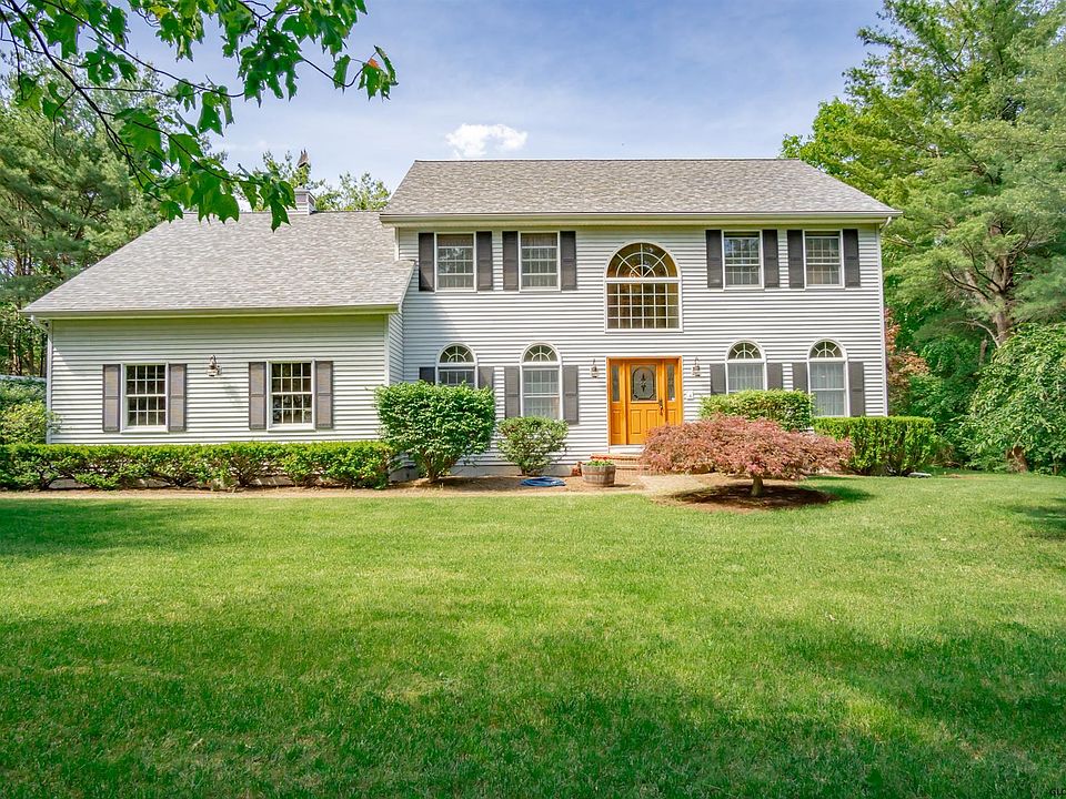 1st image of 101 Dubois Ln
