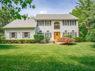 101 Dubois Ln, Rexford, NY 12148