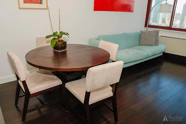 Rented by Anchor Associates | media 14