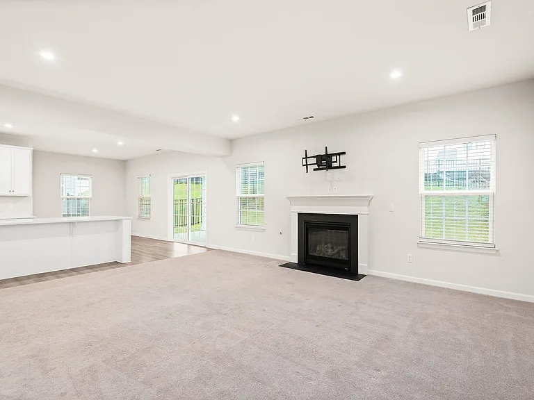 815 Dean Dr — Photo 13