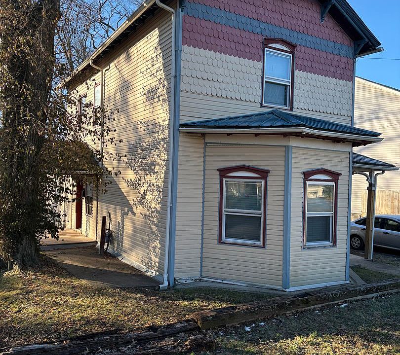 1st image of 726 Commerce St APT A