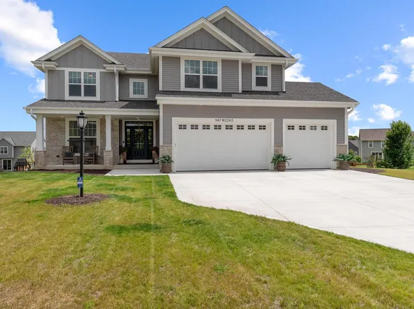N47W22413 Woodleaf WAY, Pewaukee, WI 53072