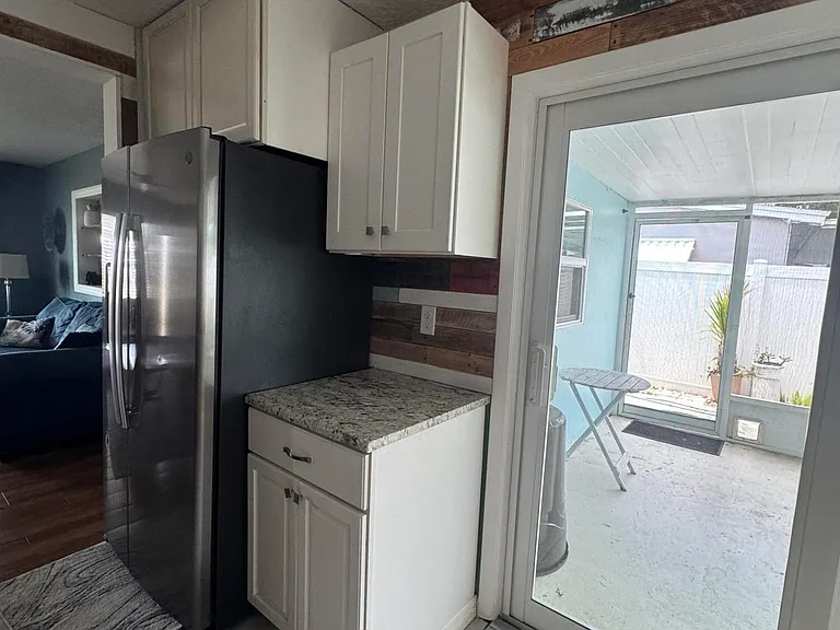 4281 Yorkshire Dr — Photo 21
