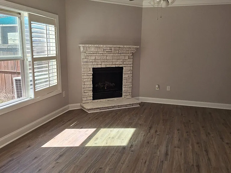 Fireplace in Familyroom