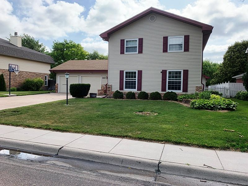 1st image of 621 S Bare Ave