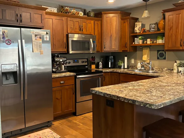2850 Swallowtail Ct, Altoona, WI 54720