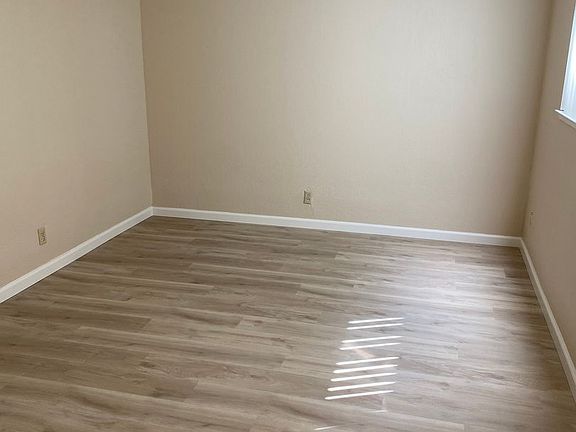 5th image of 329 Auburn Way APT 2
