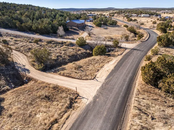 V Hill Rd, Edgewood, NM 87015
