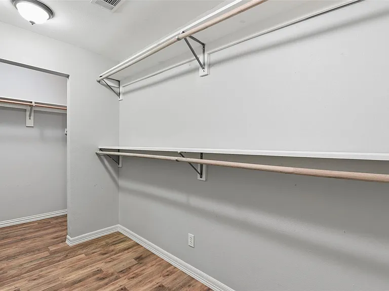 6203 Gaston St — Photo 17
