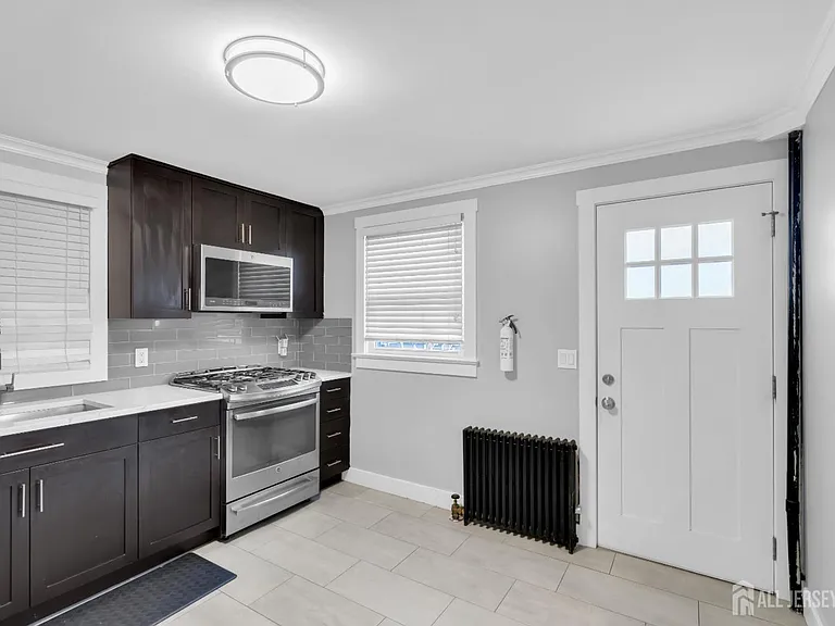 20 Burnet St — Photo 11