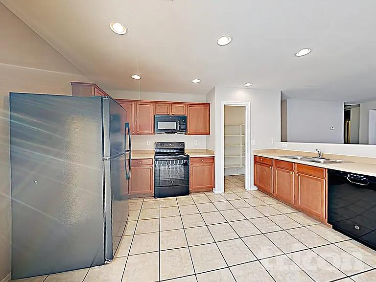 5013 S 24th Ave — Photo 7