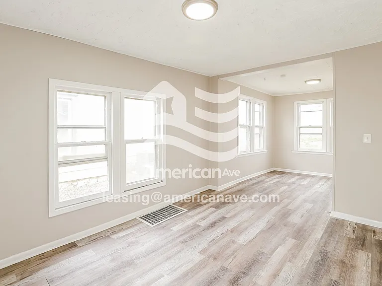 1454024_002_living_room_14394658.jpg