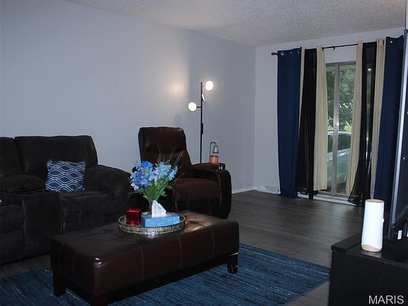 4th image of 10429 Ewell Dr