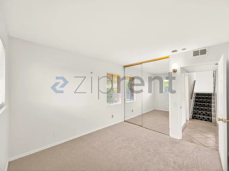 9534 Swinton Ave — Photo 26