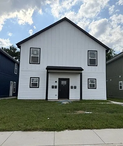 1850 Gent Ave — Photo 1