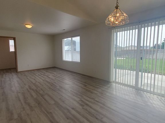 5th image of 4706 Yuma Dr