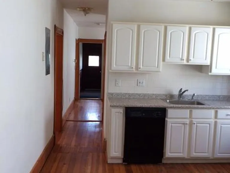 47 Litchfield St #2 — Photo 5