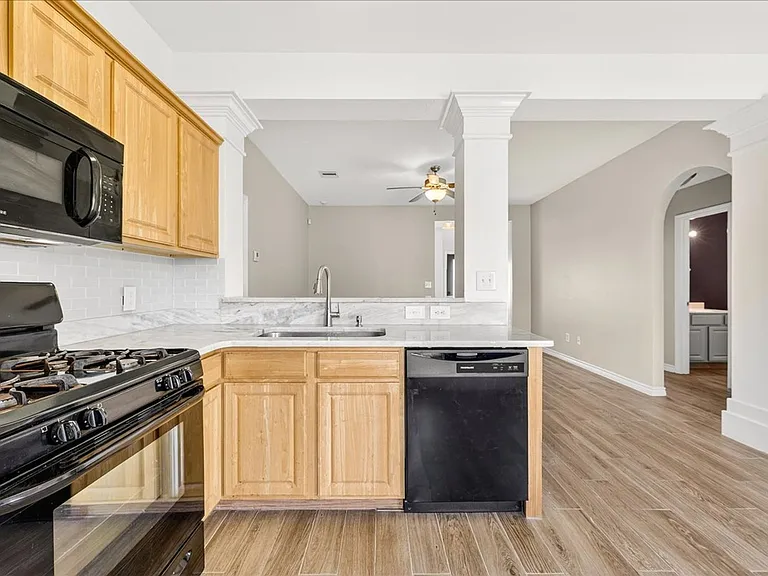 2314 Blue Star Dr — Photo 17