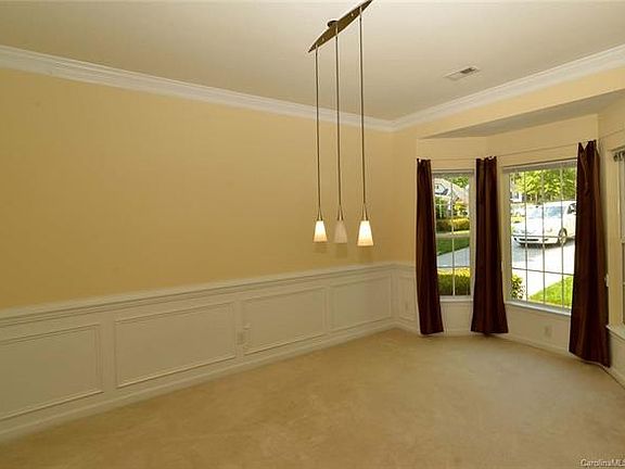 3rd image of 7450 Sedgebrook Dr W