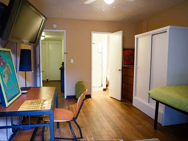 Campus Quads Room
