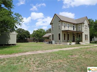 310 S Hunt St, Cuero, TX 77954