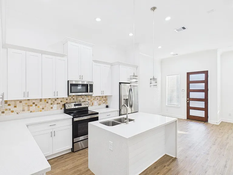 4619 Stassen St #B — Photo 9